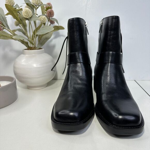 New Lucky Brand Kamany Leather Boot Black Horseshoe Shape Logo Women's 7M NWOB - Picture 2 of 11